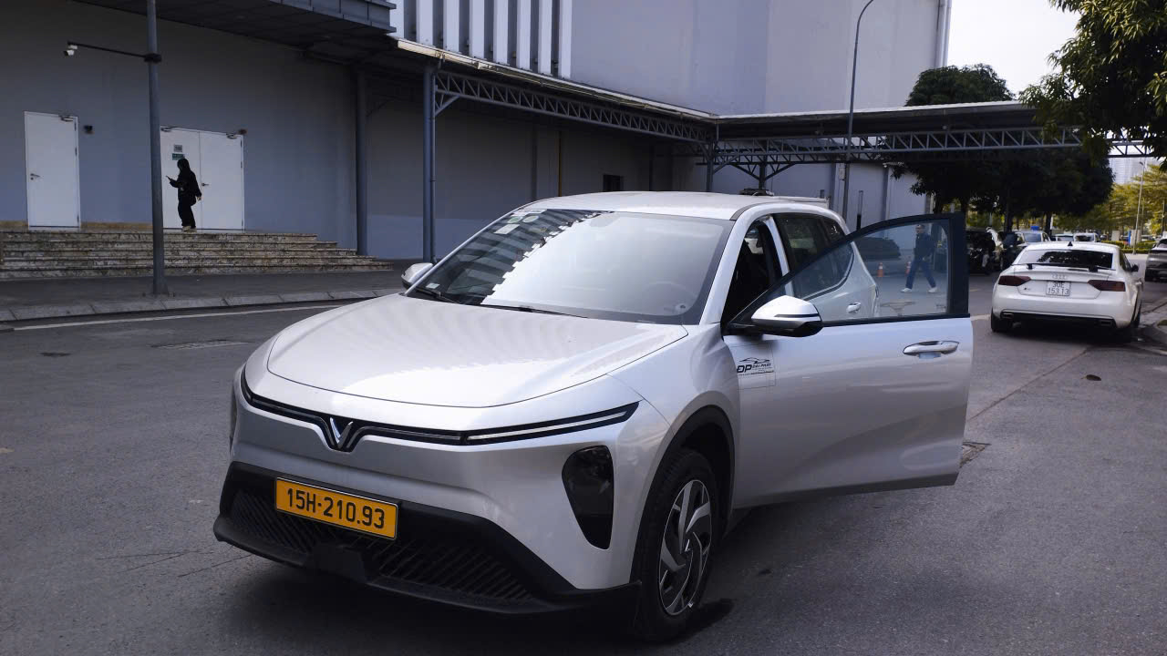 HƯỚNG DẪN MUA XE LIMO GREEN VINFAST GIÁ TỐT NHẤT 2026 (MÃ KOMA2025)